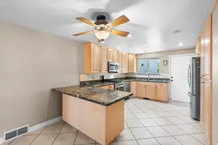 6471 S Bluemont Dr, Taylorsville, UT 84123 - Photo 10