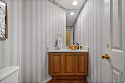 5757 S Holladay Blvd E, Holladay, UT 84121 - Photo 14