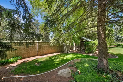 5757 S Holladay Blvd E, Holladay, UT 84121 - Photo 18
