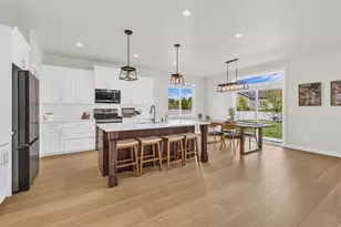 2195 S Betsy Way, Kaysville, UT 84037 - Photo 8