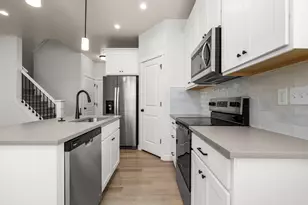 4152 W Hillscape Cir, Lehi, UT 84048 - Photo 2