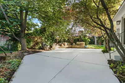 8965 S Quail Run Dr E, Sandy, UT 84093 - Photo 32
