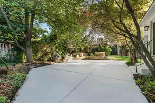8965 S Quail Run Dr E, Sandy, UT 84093 - Photo 32
