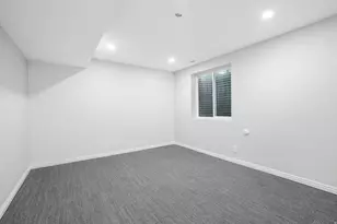 8965 S Quail Run Dr E, Sandy, UT 84093 - Photo 28