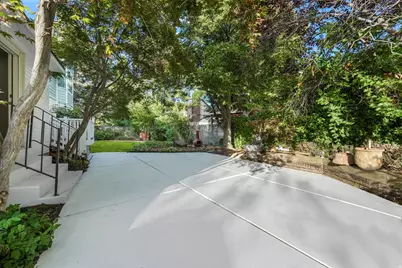 8965 S Quail Run Dr E, Sandy, UT 84093 - Photo 30