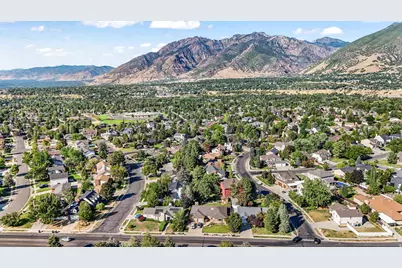 8965 S Quail Run Dr E, Sandy, UT 84093 - Photo 8