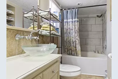 244 E Crescent Pkwy S #206, Sandy, UT 84070 - Photo 10