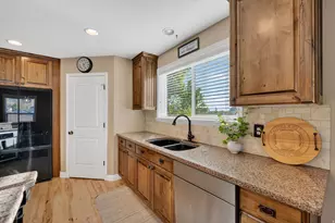 1264 Brooke Ln, Farmington, UT 84025 - Photo 12
