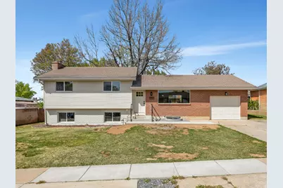 2068 W 5950 S, Roy, UT 84067 - Photo 2