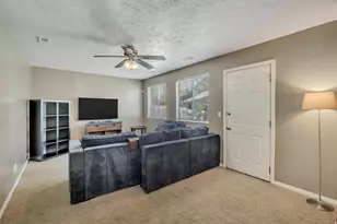 687 W 1900 N, Centerville, UT 84014 - Photo 8