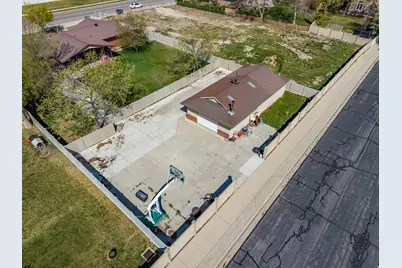 10261 S 3200 W, South Jordan, UT 84095 - Photo 8