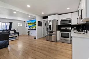 4374 S Fernwood Dr, Taylorsville, UT 84123 - Photo 6