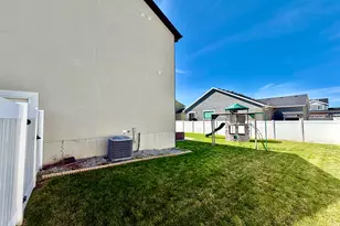 1074 S 4000 W, Syracuse, UT 84075 - Photo 32