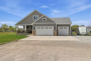 200 Birch St, Malad City, ID 83252 - Photo 2