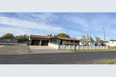 6042 W 5700 S, Hooper, UT 84315 - Photo 2