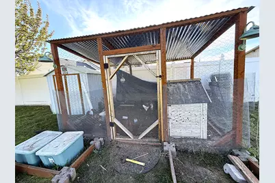 6042 W 5700 S, Hooper, UT 84315 - Photo 6