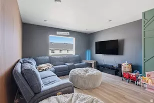 971 E Citadel Ln, Saratoga Springs, UT 84045 - Photo 2