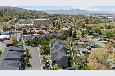 2064 S Orchard Dr, Bountiful, UT 84010 - Photo 4