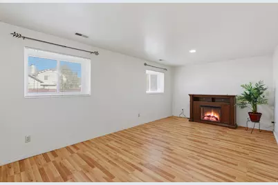 2755 N 1700 E, Layton, UT 84040 - Photo 14