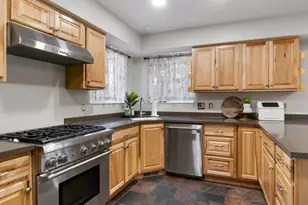 12093 S Kings Crossing Way W, Riverton, UT 84065 - Photo 2
