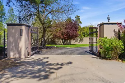 5845 S 1900 E, Holladay, UT 84121 - Photo 128