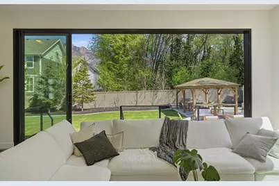 5845 S 1900 E, Holladay, UT 84121 - Photo 36