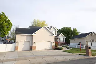 481 West 2025 North, Centerville, UT 84014 - Photo 4