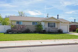 930 N Amethyst St, Layton, UT 84041 - Photo 2