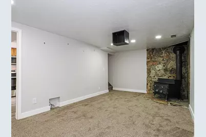 930 N Amethyst St, Layton, UT 84041 - Photo 30