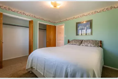 221 E 2450 S, Bountiful, UT 84010 - Photo 14