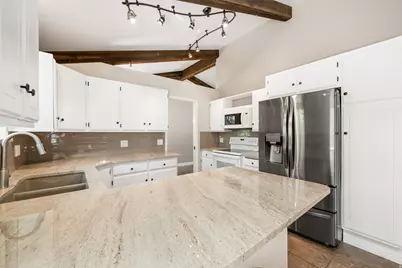 3528 E Country Hollow Dr, Cottonwood Heights, UT 84121 - Photo 14