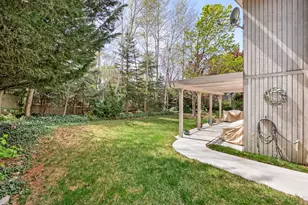 3528 E Country Hollow Dr, Cottonwood Heights, UT 84121 - Photo 30