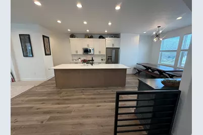 545 E 7215 S, Midvale, UT 84047 - Photo 2