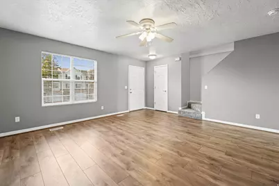 348 E 500 S, Clearfield, UT 84015 - Photo 4