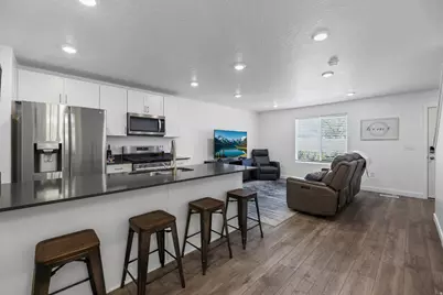 2792 N Fighting Falcon St, Layton, UT 84040 - Photo 6