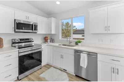 804 N 310 E, Tooele, UT 84074 - Photo 8