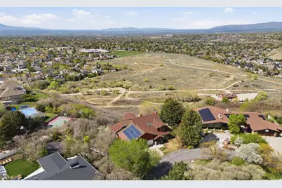 8 Altawood Dr S, Sandy, UT 84092 - Photo 4