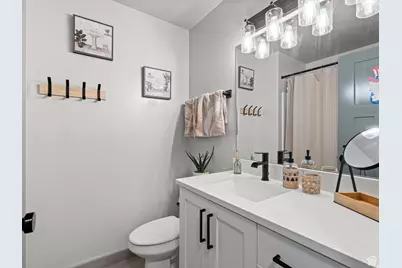 214 S 900 W, Tooele, UT 84074 - Photo 12