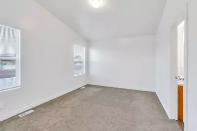 2087 E Hawthorne St N, Saratoga Springs, UT 84043 - Photo 16