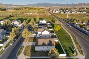 2087 E Hawthorne St N, Saratoga Springs, UT 84043 - Photo 4