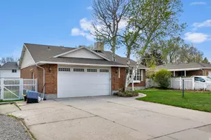 1822 E 9800 S, Sandy, UT 84092 - Photo 4