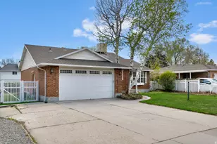 1822 E 9800 S, Sandy, UT 84092 - Photo 4