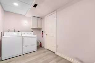 1822 E 9800 S, Sandy, UT 84092 - Photo 34