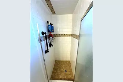 1697 E Bunkerhill Rd E, Holladay, UT 84117 - Photo 28