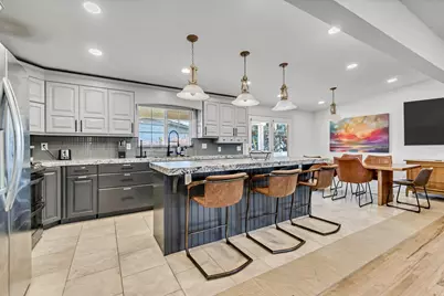 1697 E Bunkerhill Rd E, Holladay, UT 84117 - Photo 8