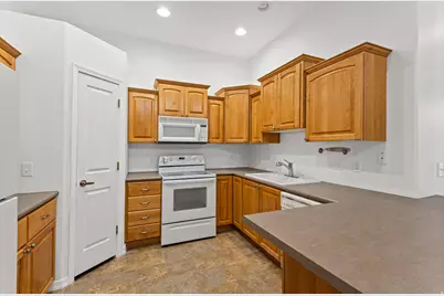 70 N Main St #213, Bountiful, UT 84010 - Photo 4