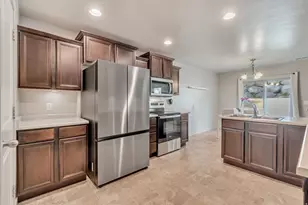 1643 N Hollyhock, Farmington, UT 84025 - Photo 10