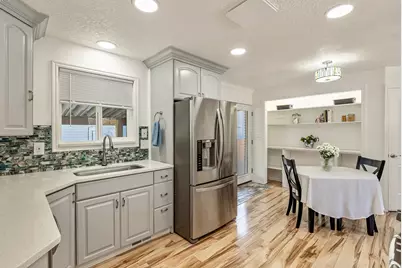 4870 S Southridge Dr, Taylorsville, UT 84129 - Photo 10
