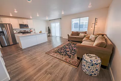 212 N Offshore Ct E, Saratoga Springs, UT 84045 - Photo 8