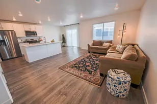 212 N Offshore Ct E, Saratoga Springs, UT 84045 - Photo 8